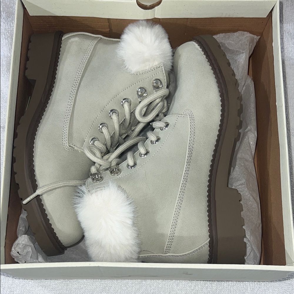 Esprit Cream and Brown Fur-Trimmed Boots